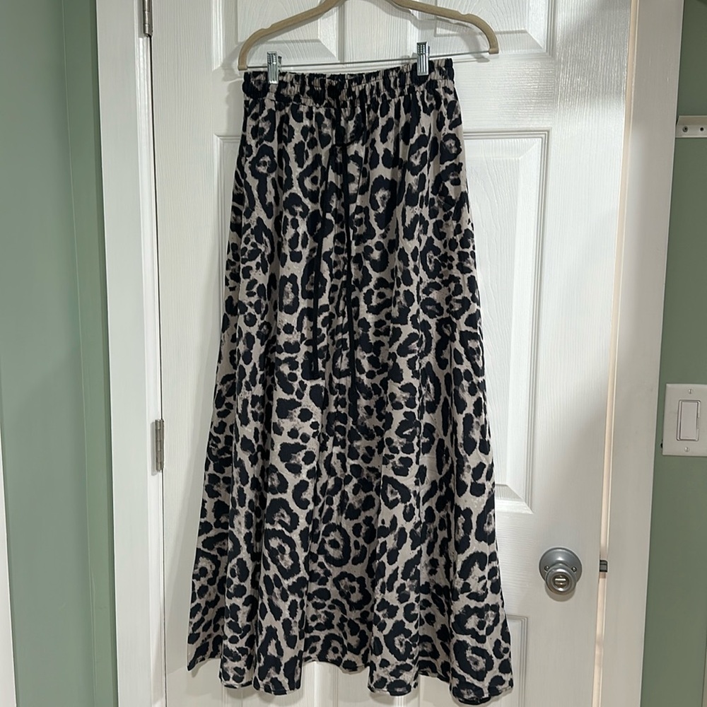 Women’s Leopard Print Maxi Skirt